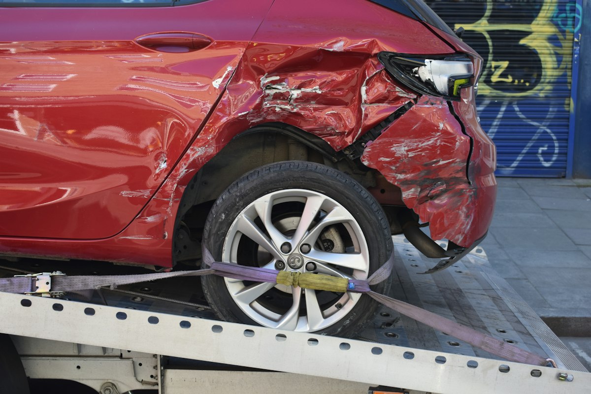 Carro sobre caminhão guincho